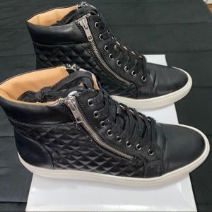 Steve Madden High Top Quilted Black Sneaker Size 10